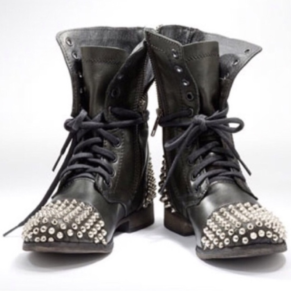 Steve Madden Tarney Black Leather Studded Biker Boot Womens 9.5